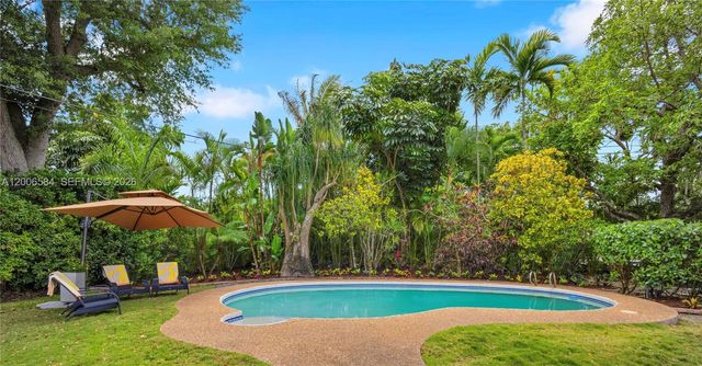 5750 SW 52nd Ter, South Miami, FL 33155