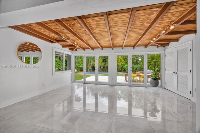 5750 SW 52nd Ter, South Miami, FL 33155