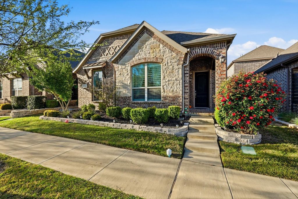 904 10th Street, Argyle, TX 76226