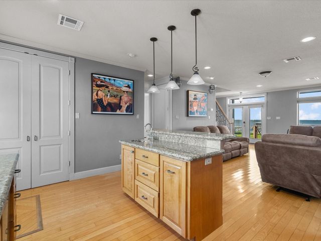 2609 Avenue A, San Leon, TX 77539