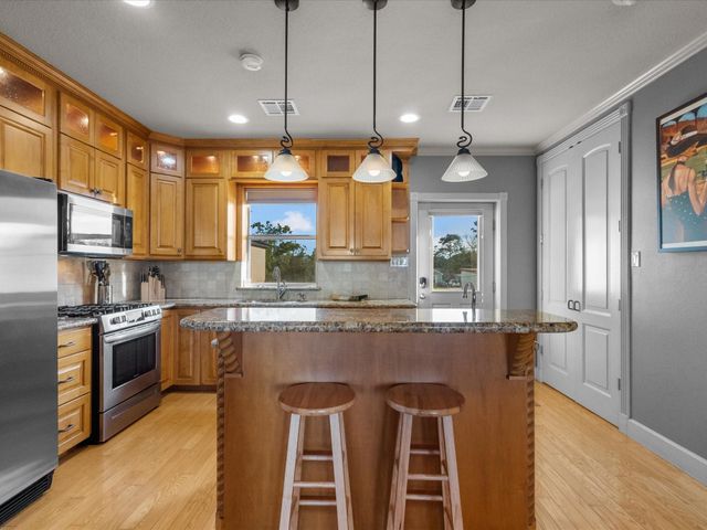 2609 Avenue A, San Leon, TX 77539