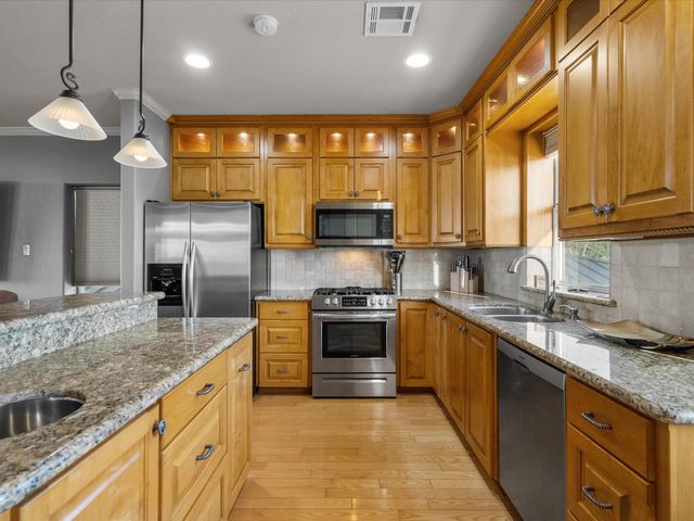 2609 Avenue A, San Leon, TX 77539