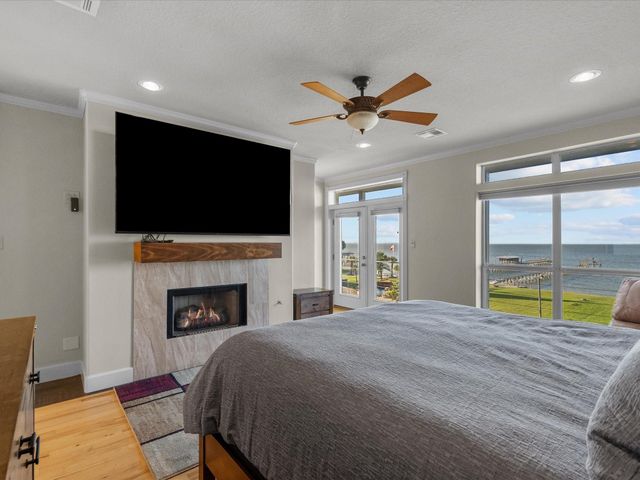 2609 Avenue A, San Leon, TX 77539