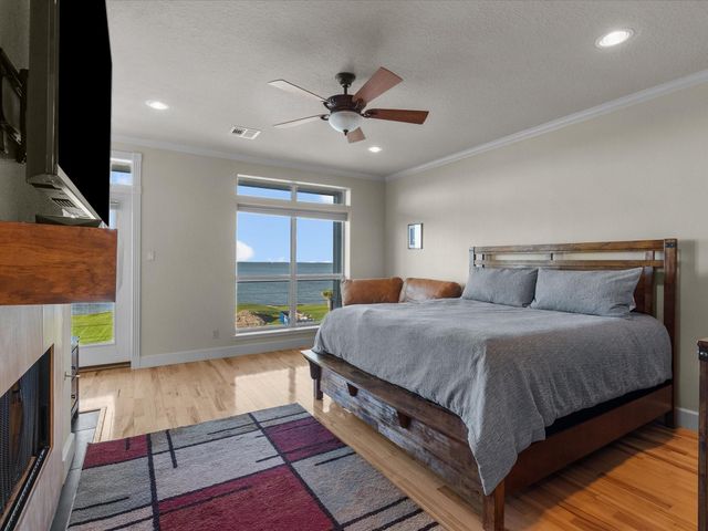2609 Avenue A, San Leon, TX 77539