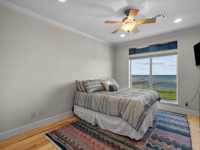 2609 Avenue A, San Leon, TX 77539