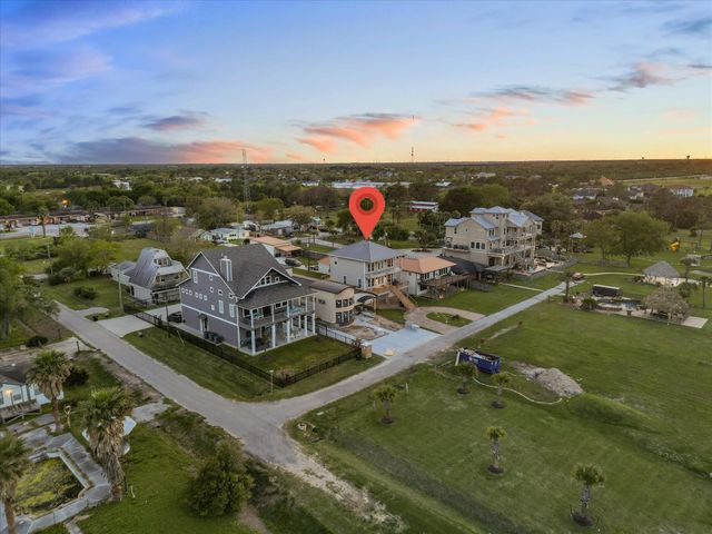 2609 Avenue A, San Leon, TX 77539
