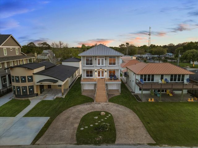 2609 Avenue A, San Leon, TX 77539