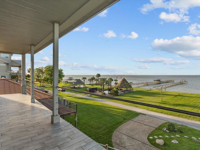 2609 Avenue A, San Leon, TX 77539