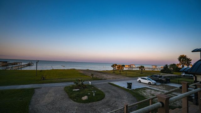 2609 Avenue A, San Leon, TX 77539