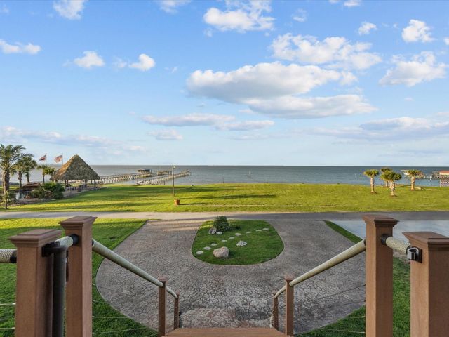 2609 Avenue A, San Leon, TX 77539