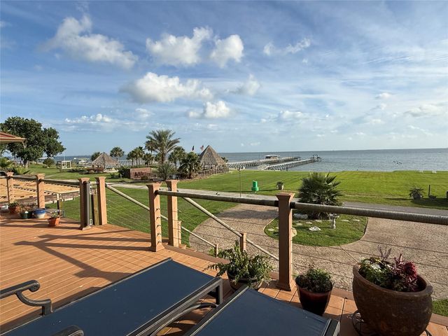 2609 Avenue A, San Leon, TX 77539