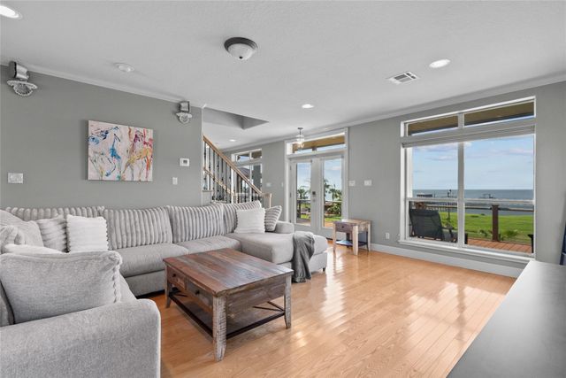 2609 Avenue A, San Leon, TX 77539
