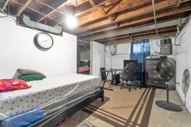 637 Britton St, Elizabeth City, NJ 07202