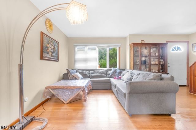 637 Britton St, Elizabeth City, NJ 07202