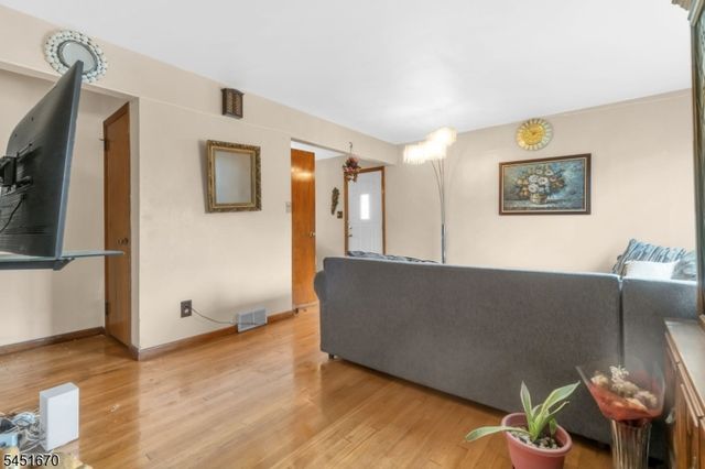 637 Britton St, Elizabeth City, NJ 07202
