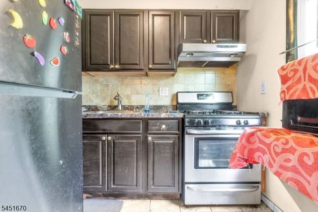 637 Britton St, Elizabeth City, NJ 07202