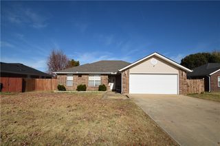 2316 16th Street, Bentonville, AR 72712