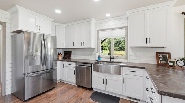 715 Anderson St, Cowan, TN 37318