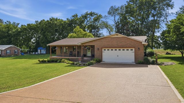 715 Anderson St, Cowan, TN 37318