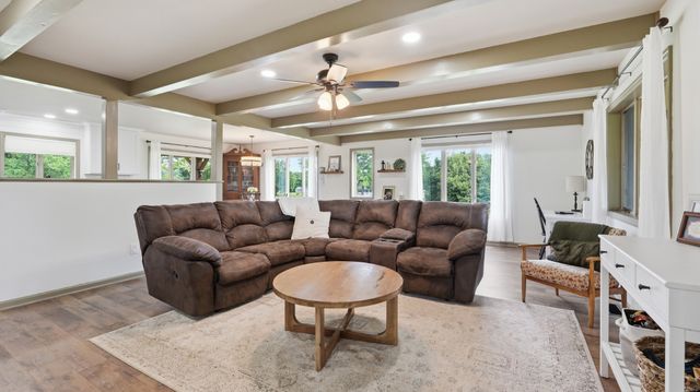 715 Anderson St, Cowan, TN 37318