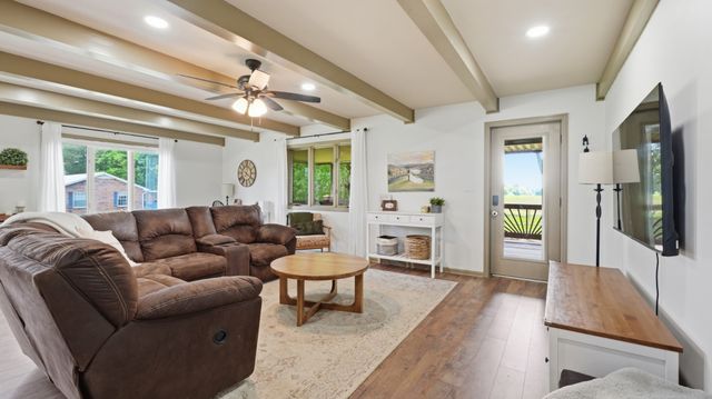 715 Anderson St, Cowan, TN 37318