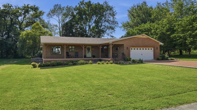715 Anderson St, Cowan, TN 37318