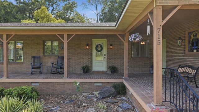 715 Anderson St, Cowan, TN 37318