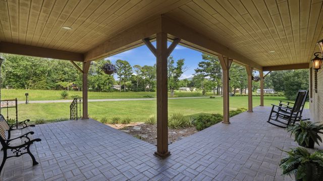 715 Anderson St, Cowan, TN 37318
