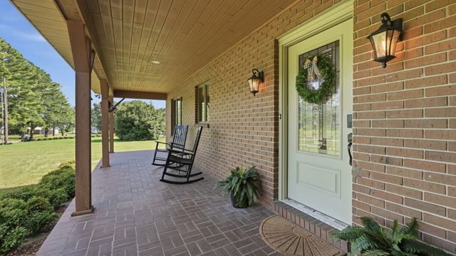 715 Anderson St, Cowan, TN 37318
