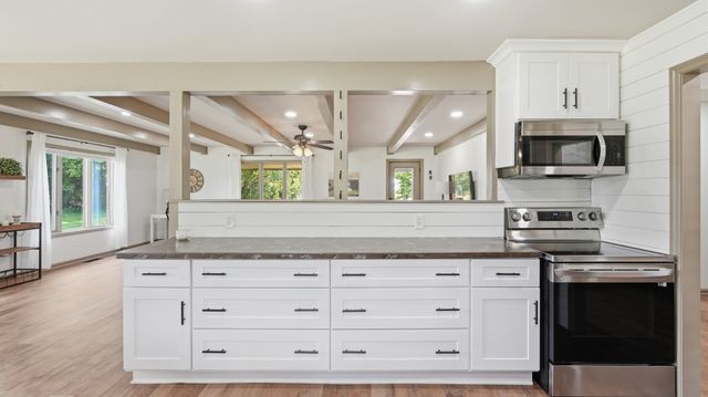 715 Anderson St, Cowan, TN 37318
