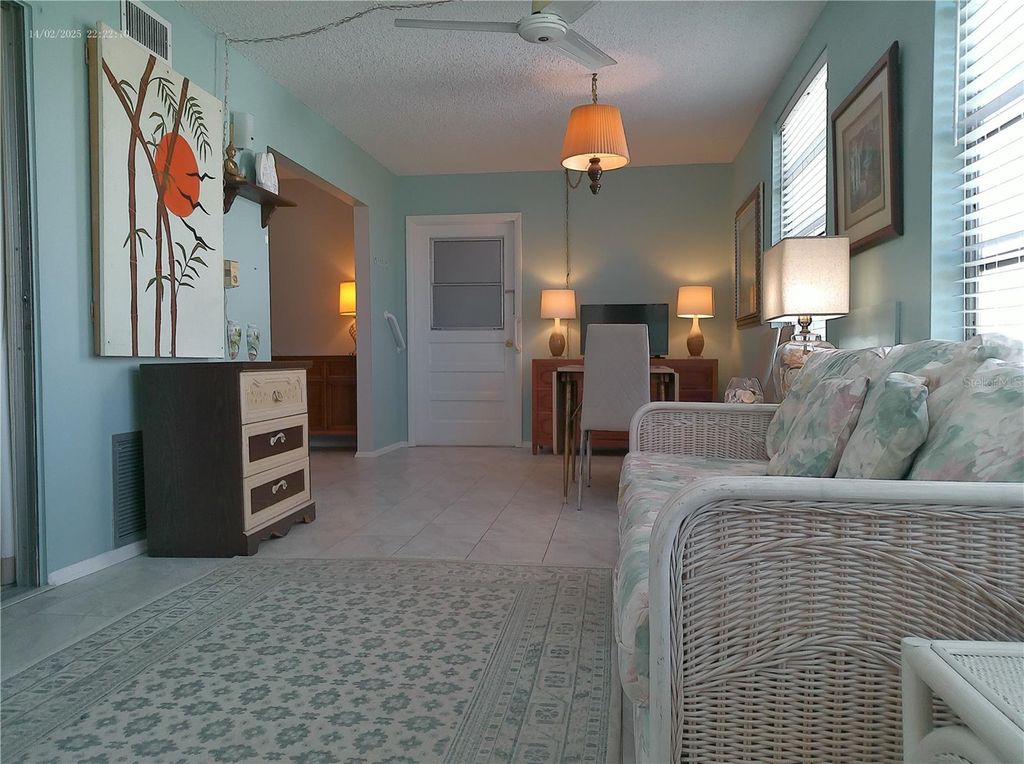 Image 26 of property listing at 2456 ECUADORIAN WAY 38, Clearwater, FL 33763