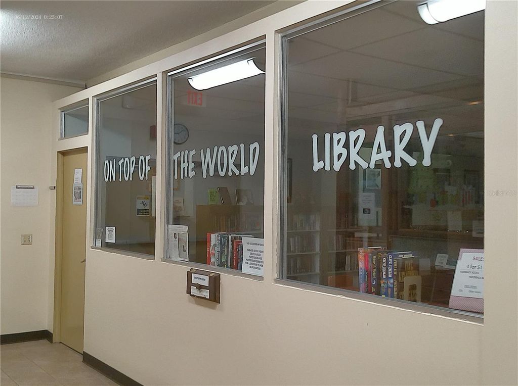 Image 63 of property listing at 2456 ECUADORIAN WAY 38, Clearwater, FL 33763