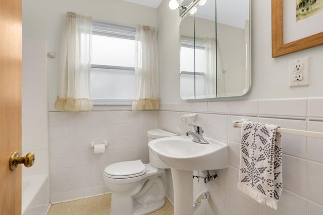 539 Frontenac Place, Saint Paul, MN 55104