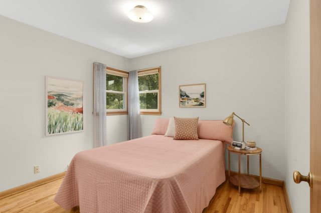 539 Frontenac Place, Saint Paul, MN 55104