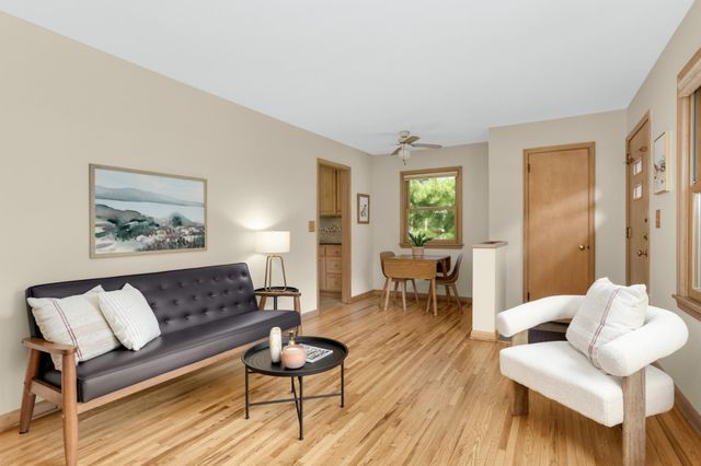 539 Frontenac Place, Saint Paul, MN 55104