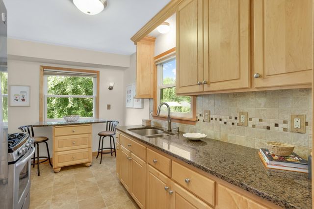 539 Frontenac Place, Saint Paul, MN 55104