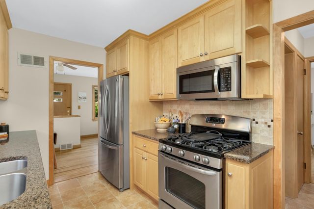 539 Frontenac Place, Saint Paul, MN 55104