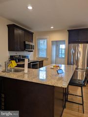102 RAMBLER RD, Glenolden, PA 19036
