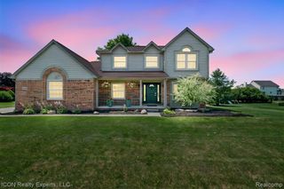 11016 Pembrooke Circle, South Lyon, MI 48178
