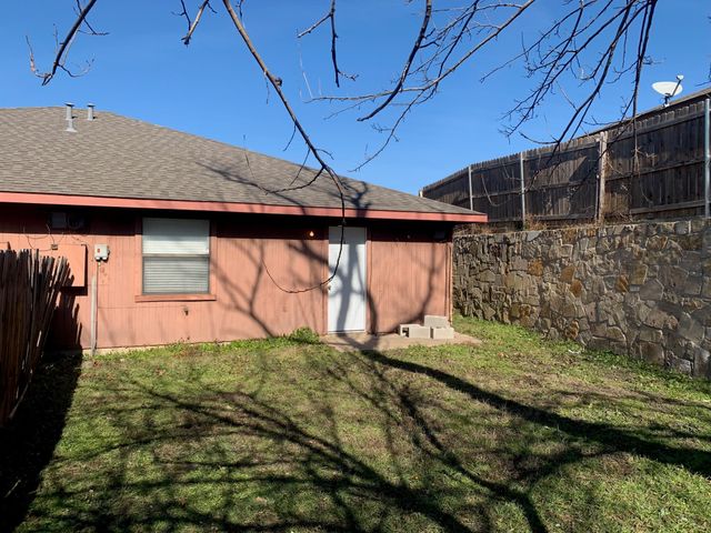 2825 Ridgecrest Drive, Fort Worth, TX 76133