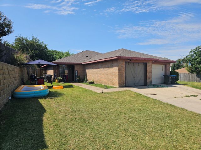 2825 Ridgecrest Drive, Fort Worth, TX 76133