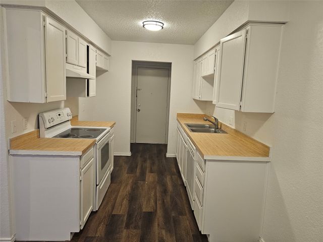 2825 Ridgecrest Drive, Fort Worth, TX 76133