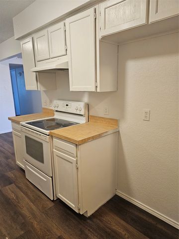 2825 Ridgecrest Drive, Fort Worth, TX 76133