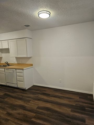2825 Ridgecrest Drive, Fort Worth, TX 76133