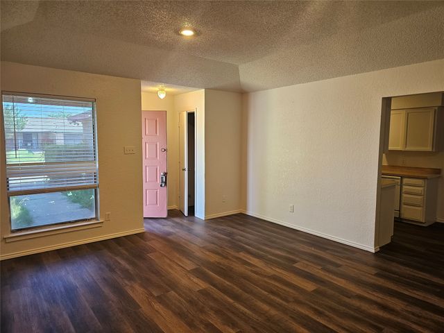 2825 Ridgecrest Drive, Fort Worth, TX 76133