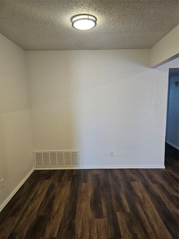 2825 Ridgecrest Drive, Fort Worth, TX 76133