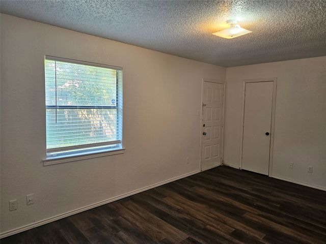 2825 Ridgecrest Drive, Fort Worth, TX 76133