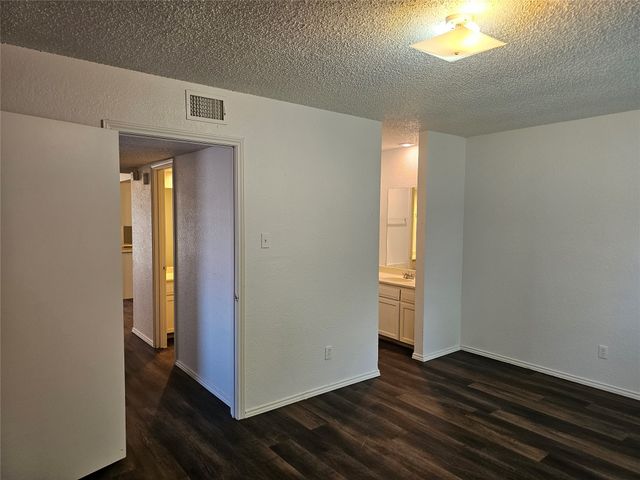 2825 Ridgecrest Drive, Fort Worth, TX 76133