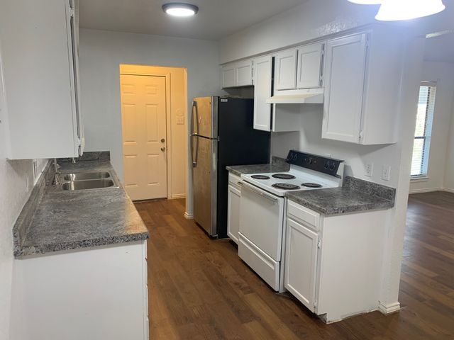 2825 Ridgecrest Drive, Fort Worth, TX 76133