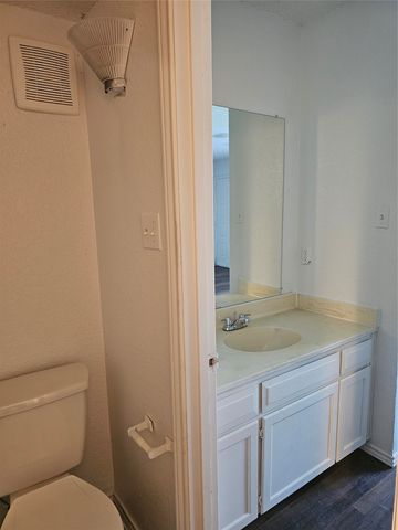 2825 Ridgecrest Drive, Fort Worth, TX 76133
